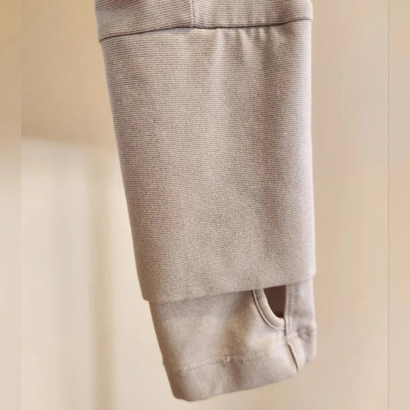 || UNDER ARMOUR || small zip up jacket - Picture 5 of 11